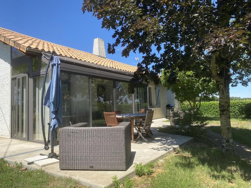 Rouille A Proximite Du Futuroscope Et Des Marais Poitevinヴィラ エクステリア 写真